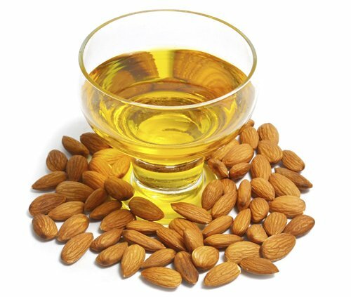 almond-oil : home remedies for dark circles